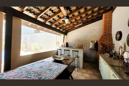 Casa para alugar com 257m², 3 quartos e 4 vagas Casa para alugar com 257m², 3 quartos e 4 vagasÁrea gourmet