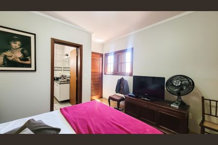 Casa para alugar com 257m², 3 quartos e 4 vagas Casa para alugar com 257m², 3 quartos e 4 vagasSuíte master