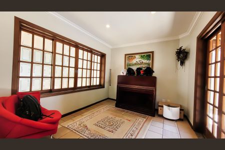 Casa para alugar com 257m², 3 quartos e 4 vagas Casa para alugar com 257m², 3 quartos e 4 vagasSala