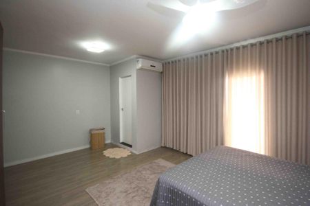 Casa para alugar com 198m², 3 quartos e 2 vagasSuite