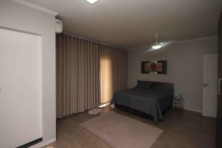 Casa para alugar com 198m², 3 quartos e 2 vagasSuite