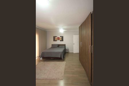 Casa para alugar com 198m², 3 quartos e 2 vagasSuite