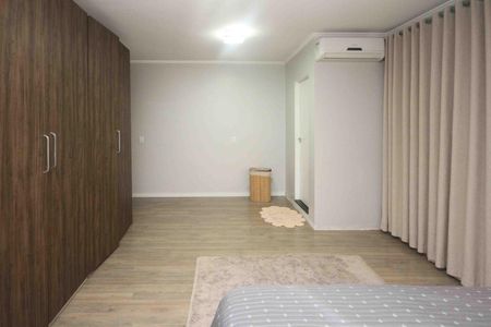 Casa para alugar com 198m², 3 quartos e 2 vagasSuite