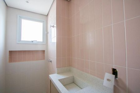 Apartamento para alugar com 65m², 2 quartos e 2 vagasBanheiro do quarto 1