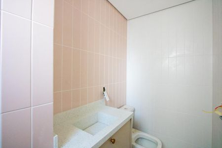 Apartamento para alugar com 65m², 2 quartos e 2 vagasBanheiro do quarto 1