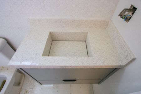 Apartamento para alugar com 65m², 2 quartos e 2 vagasBanheiro do quarto 2