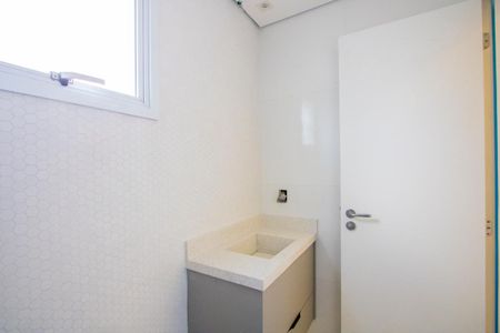 Apartamento para alugar com 65m², 2 quartos e 2 vagasBanheiro do quarto 2