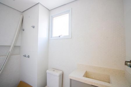 Apartamento para alugar com 65m², 2 quartos e 2 vagasBanheiro do quarto 2