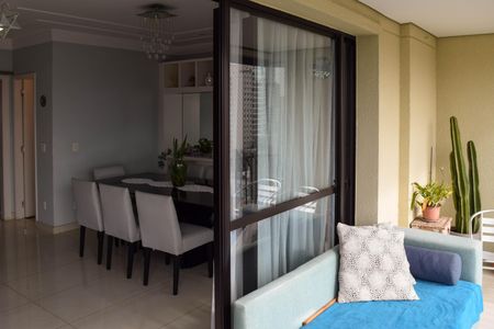 Apartamento à venda com 195m², 4 quartos e 4 vagasVaranda