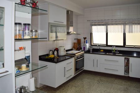 Apartamento à venda com 195m², 4 quartos e 4 vagasCozinha e Área de Serviço