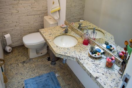 Apartamento à venda com 195m², 4 quartos e 4 vagasLavabo