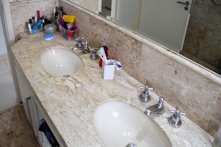 Apartamento à venda com 195m², 4 quartos e 4 vagasBanheiro Suite 2