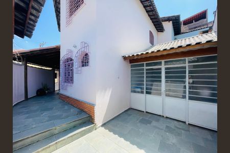 Casa à venda com 156m², 3 quartos e 3 vagasGaragem