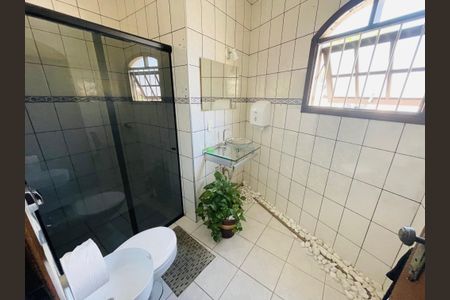 Casa à venda com 156m², 3 quartos e 3 vagasBanheiro 1