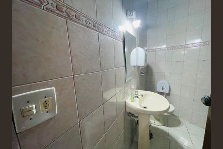 Casa à venda com 156m², 3 quartos e 3 vagasBanheiro 2