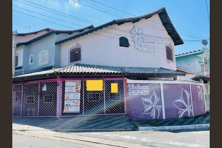 Casa à venda com 156m², 3 quartos e 3 vagasPlaca instalada na fachada do imóvel 