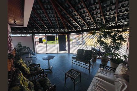 Casa à venda com 156m², 3 quartos e 3 vagasGaragem