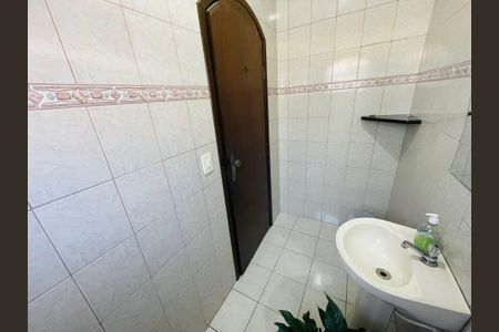 Casa à venda com 156m², 3 quartos e 3 vagasBanheiro 3