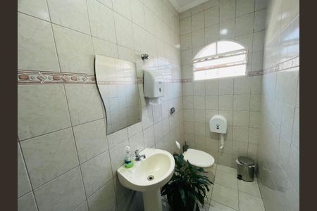 Casa à venda com 156m², 3 quartos e 3 vagasBanheiro 3