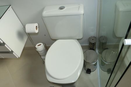 Casa de condomínio para alugar com 380m², 4 quartos e 4 vagasBanheior da Suíte 2