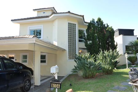 Casa de condomínio para alugar com 380m², 4 quartos e 4 vagasFachada