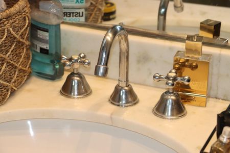 Casa de condomínio para alugar com 380m², 4 quartos e 4 vagasBanheiro da Suíte 4