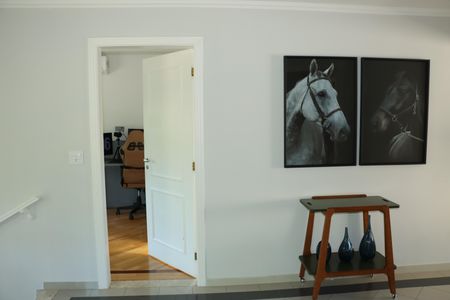 Casa de condomínio para alugar com 380m², 4 quartos e 4 vagasCorredor