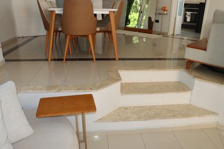 Sala de casa de condomínio para alugar com 4 quartos, 380m² em São Paulo Ii, Cotia