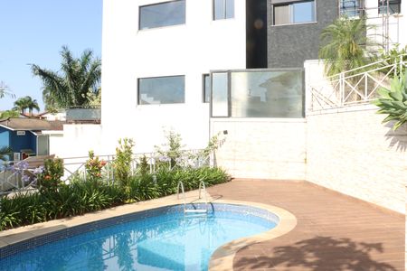 Casa de condomínio para alugar com 380m², 4 quartos e 4 vagasPiscina