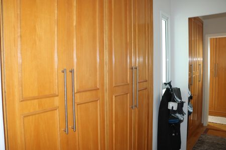 Casa de condomínio para alugar com 380m², 4 quartos e 4 vagasCloset da suíte 4