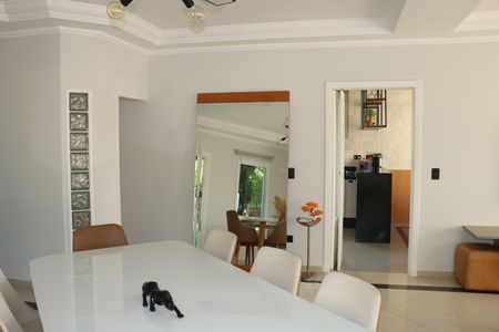 Sala de casa de condomínio para alugar com 4 quartos, 380m² em São Paulo Ii, Cotia