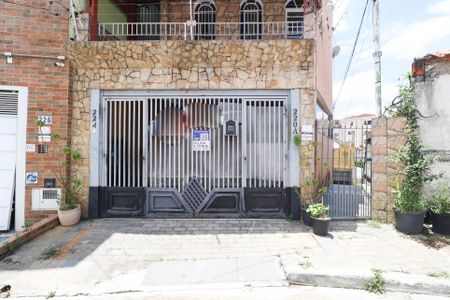 Casa para alugar com 75m², 2 quartos e 1 vaga Casa para alugar com 75m², 2 quartos e 1 vagaFachada