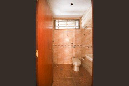 Casa para alugar com 75m², 2 quartos e 1 vaga Casa para alugar com 75m², 2 quartos e 1 vagaBanheiro Social