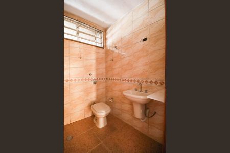 Casa para alugar com 75m², 2 quartos e 1 vaga Casa para alugar com 75m², 2 quartos e 1 vagaBanheiro Social