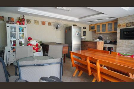 Casa à venda com 274m², 3 quartos e 4 vagasSalão de Festas