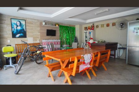 Casa à venda com 274m², 3 quartos e 4 vagasSalão de Festas