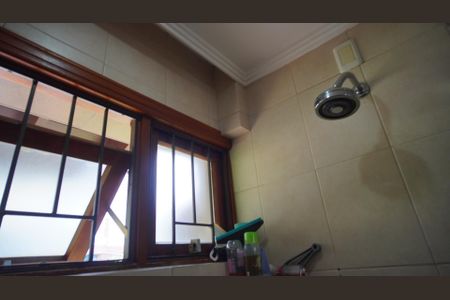 Casa à venda com 274m², 3 quartos e 4 vagasBanheiro suite 2