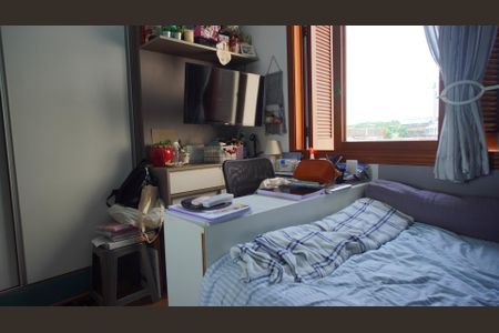 Quarto suite 1 de casa para alugar com 4 quartos, 274m² em Medianeira, Porto Alegre