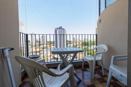 Apartamento à venda com 91m², 2 quartos e 1 vaga Apartamento à venda com 91m², 2 quartos e 1 vagaVaranda