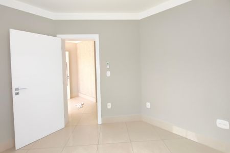 Casa de condomínio para alugar com 600m², 4 quartos e 5 vagas Casa de condomínio para alugar com 600m², 4 quartos e 5 vagasQuarto