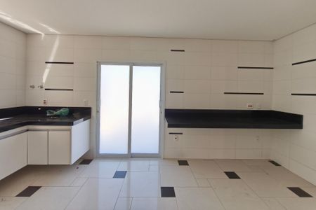 Casa de condomínio para alugar com 600m², 4 quartos e 5 vagas Casa de condomínio para alugar com 600m², 4 quartos e 5 vagasCozinha