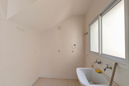 Casa de condomínio para alugar com 600m², 4 quartos e 5 vagas Casa de condomínio para alugar com 600m², 4 quartos e 5 vagasÁrea de Serviço