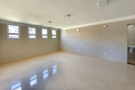 Casa de condomínio para alugar com 600m², 4 quartos e 5 vagas Casa de condomínio para alugar com 600m², 4 quartos e 5 vagasÁrea comum