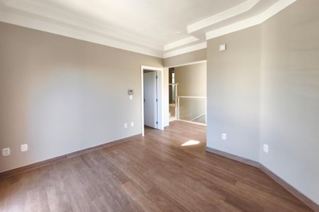 Casa de condomínio para alugar com 600m², 4 quartos e 5 vagas Casa de condomínio para alugar com 600m², 4 quartos e 5 vagasSala de TV