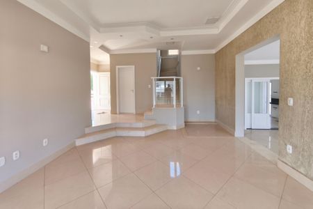 Casa de condomínio para alugar com 600m², 4 quartos e 5 vagas Casa de condomínio para alugar com 600m², 4 quartos e 5 vagasSala de Estar