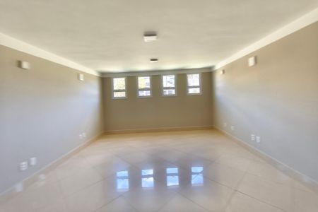 Casa de condomínio para alugar com 600m², 4 quartos e 5 vagas Casa de condomínio para alugar com 600m², 4 quartos e 5 vagasÁrea comum