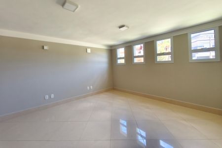 Casa de condomínio para alugar com 600m², 4 quartos e 5 vagas Casa de condomínio para alugar com 600m², 4 quartos e 5 vagasÁrea comum