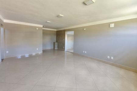 Casa de condomínio para alugar com 600m², 4 quartos e 5 vagas Casa de condomínio para alugar com 600m², 4 quartos e 5 vagasÁrea comum