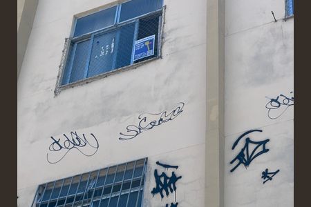 Apartamento à venda com 44m², 1 quarto e sem vagaFachada + plaquinha