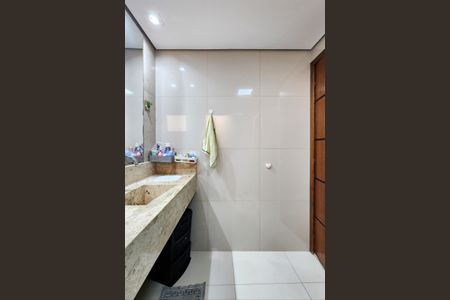 Apartamento à venda com 80m², 2 quartos e 1 vagaBanheiro 